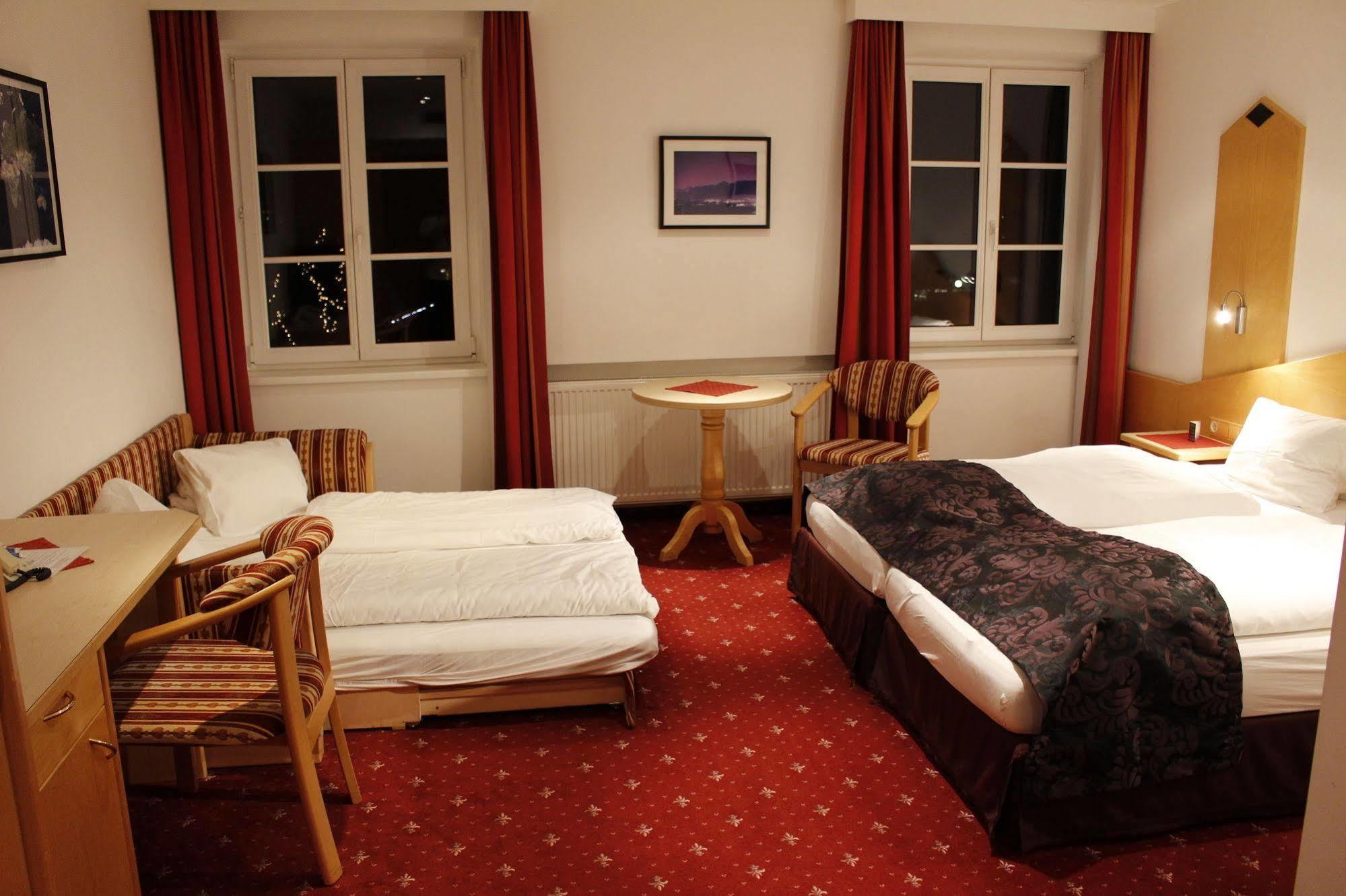 Austria Classic Hotel Heiligkreuz ฮัลล์อินทีโรล ภายนอก รูปภาพ